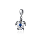 Charm Pendente Tartaruga Azul com Pedras Brilhantes